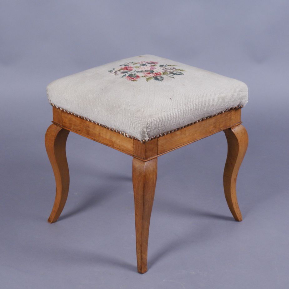 Biedermeier Hocker uai